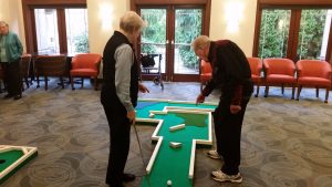 Residents hit the green at Fairwinds-Redmond