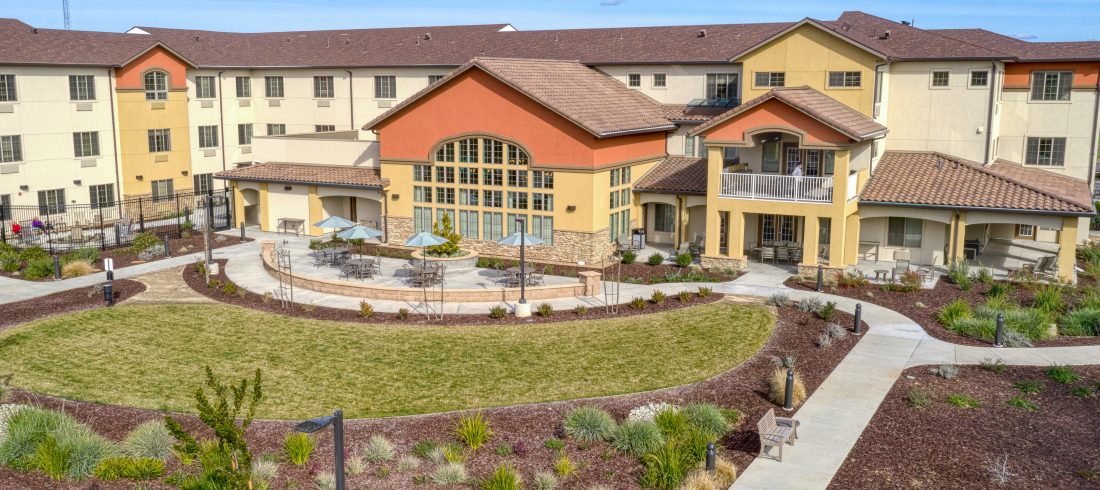 The Linden at Murrieta Courtyard Exterior