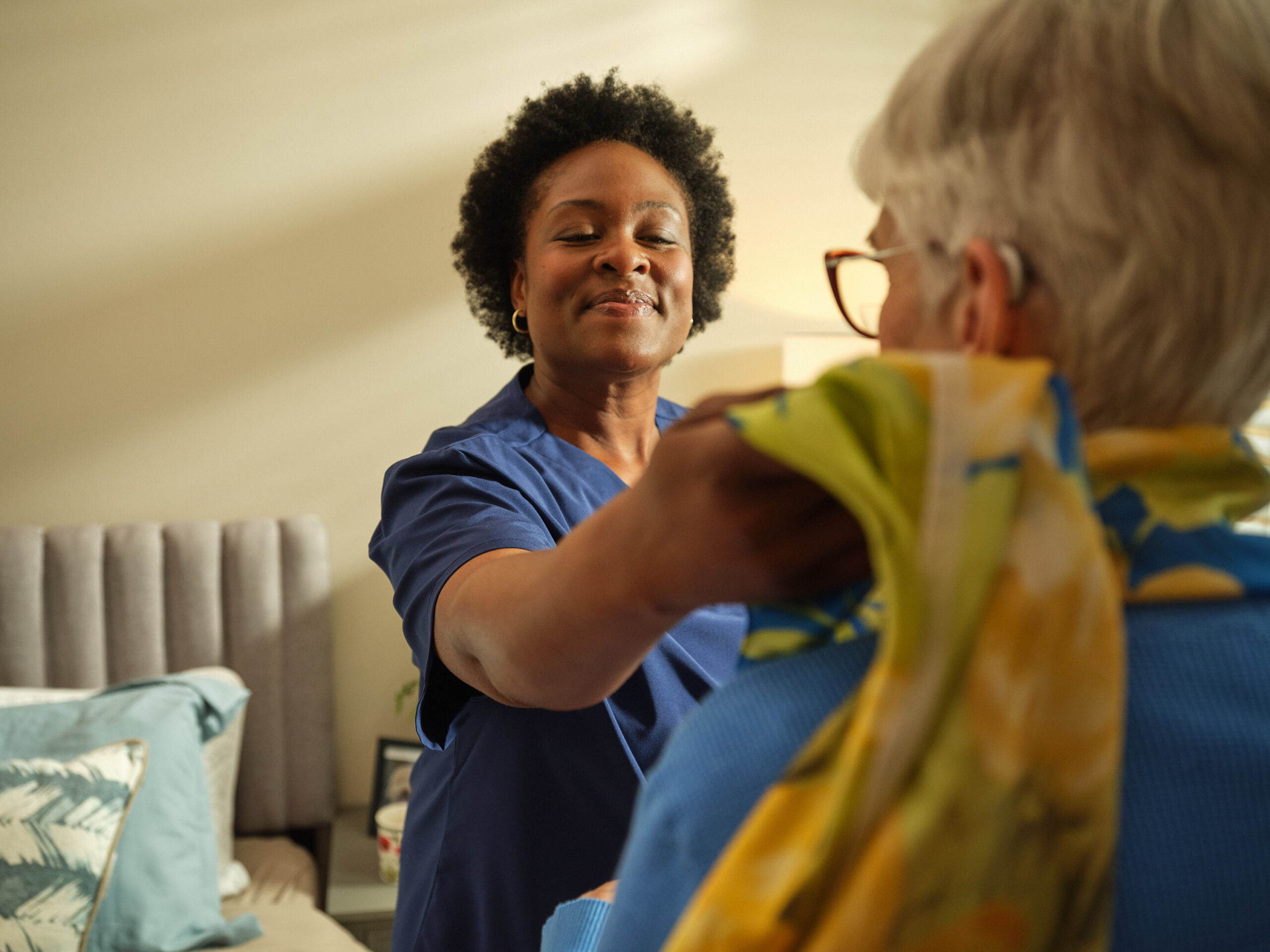 LeisureCare_PickingClothes_0685